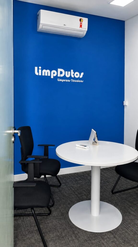 Sala da Limpdutos no escritório da Conforlab